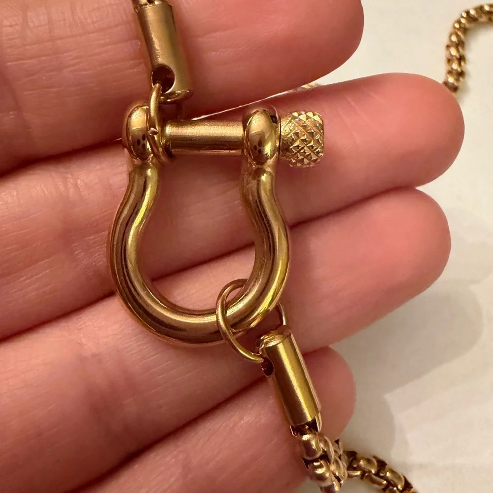 Elegant Gold Chain Necklace - Picture 3 of 4